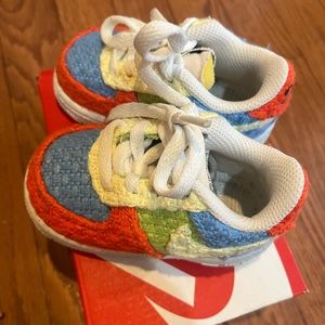 Gently worn air force 1s size 4 c